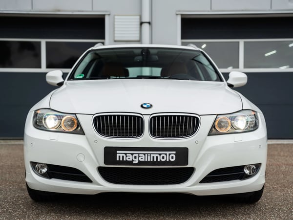 BMW 330i Touring LCI E91 - 2011