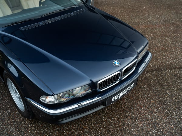 BMW E38 750i - 1999