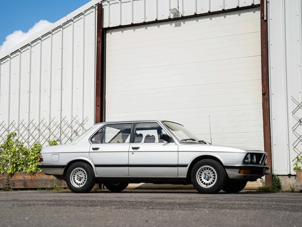 BMW 520i / 6  E28 - 1983