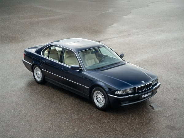 BMW E38 750i - 1999