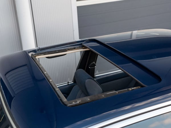 BMW E30 323i Coupe - 1984