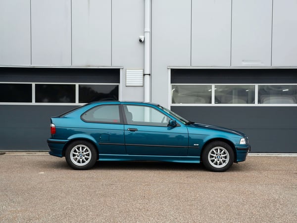 BMW 318ti E36 Compact Individual - 1997