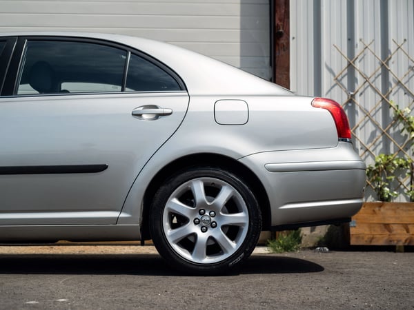 Toyota Avensis 2.4 VVTi - 2004