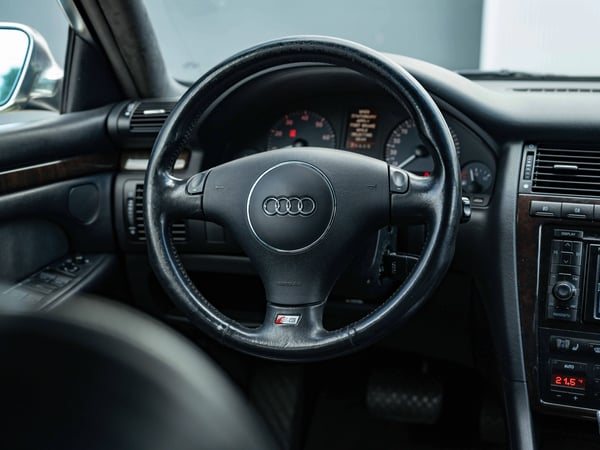 Audi S8 4.2 V8 - 2002