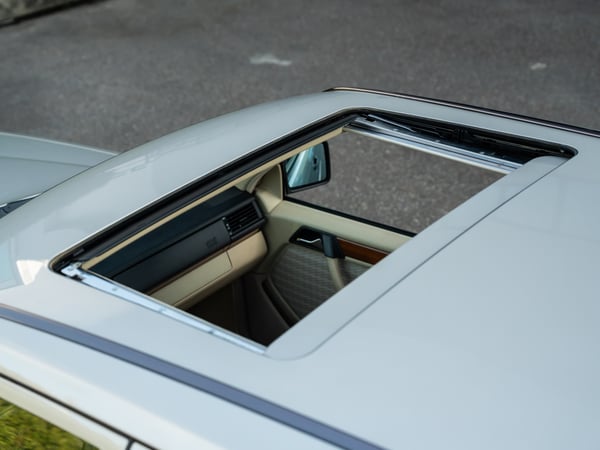 Mercedes Benz W124 300E - 1991