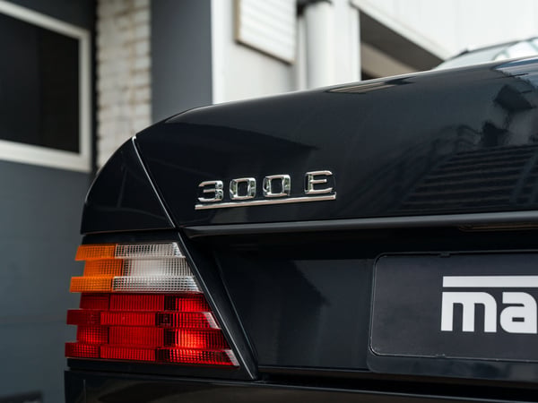 Mercedes Benz W124 300E - 1986