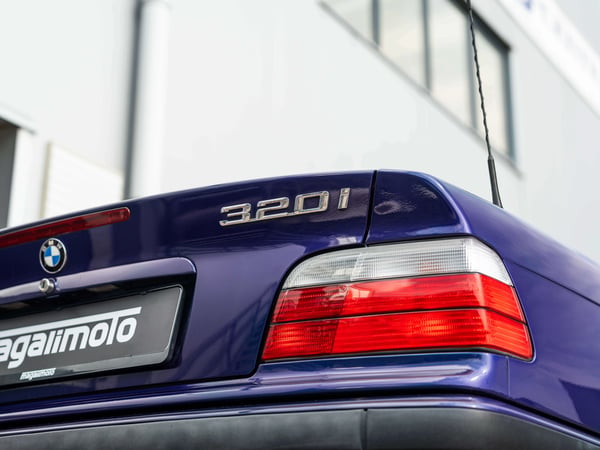 BMW E36 320iA Cabrio Individual - 1999