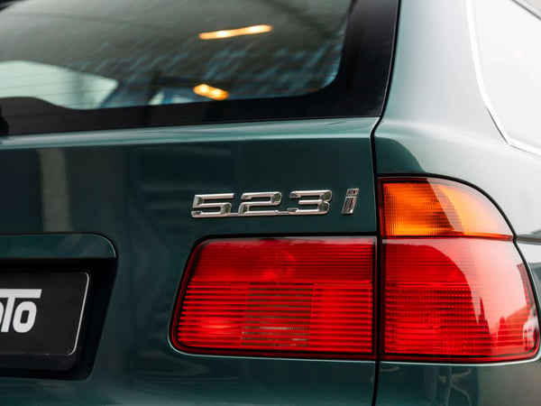 BMW E39 523i Touring Automatic - 1997