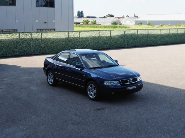 Audi A4 1.6 Advance - 2001