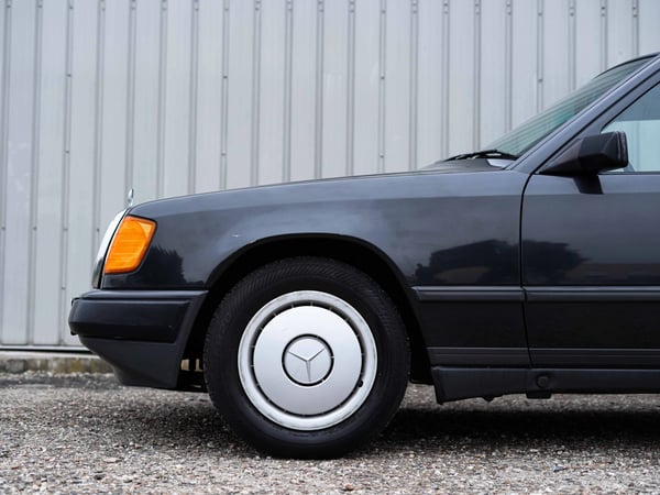 Mercedes W124 300E - 1989