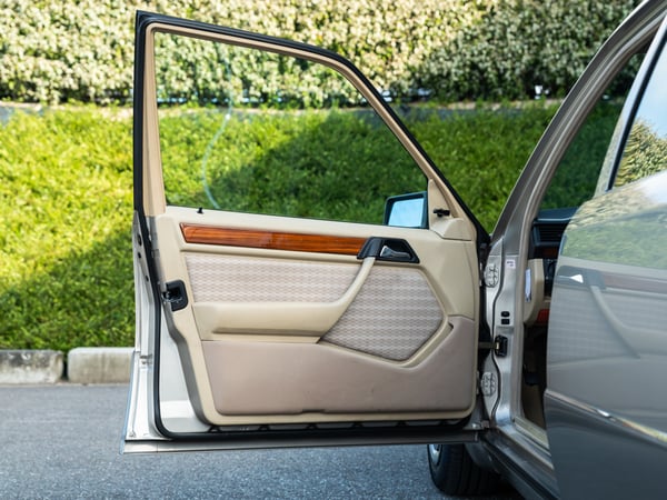 Mercedes Benz W124 300E - 1991