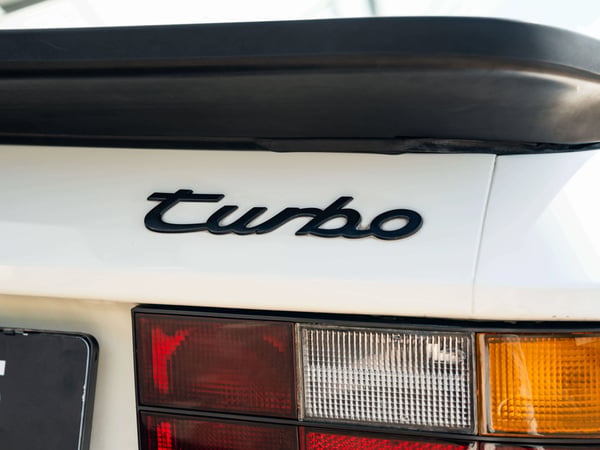 Porsche 944 Turbo - 1985