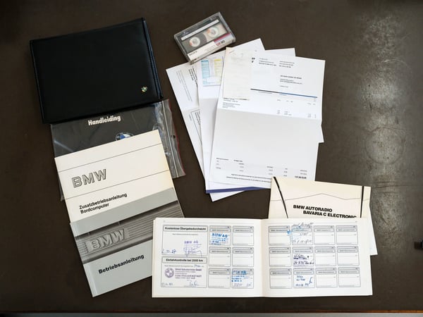 BMW E32 730i - 1987