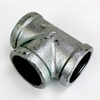 Tee, 1-1/4", Galvanized Steel. - Image 1