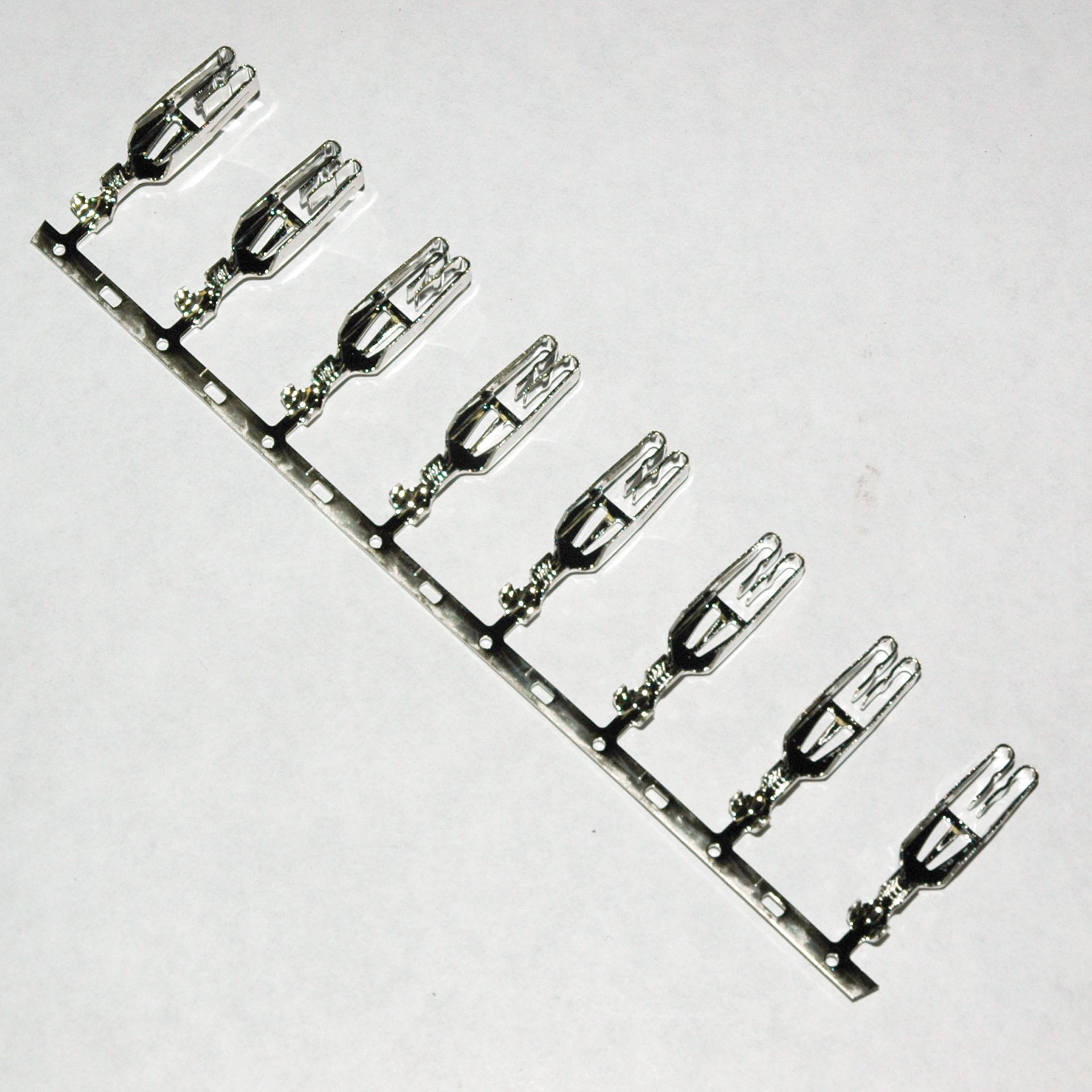 Edge Connector with 8 Contacts - Image 2