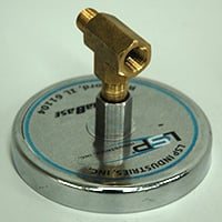 Air Differential Blowoff/Air Actuator System Magnetic Mounting Base with Tee Adapter - Image 1