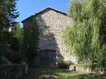 A vendre à Château-Arnoux entrepôt et maison