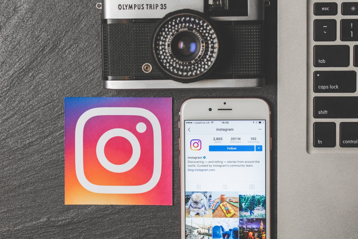 Instructions on creating effective Instagram content for hotels, emphasizing striking images and engagement tips