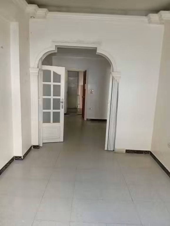 شقة للبيع طابق اول فني في ركن الدين