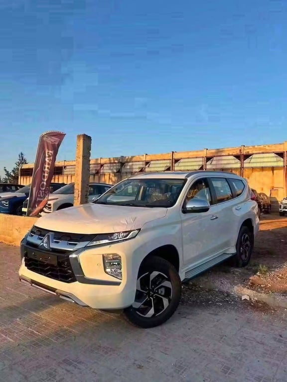 موتسوبيشي مونتيرو 2026 للبيع