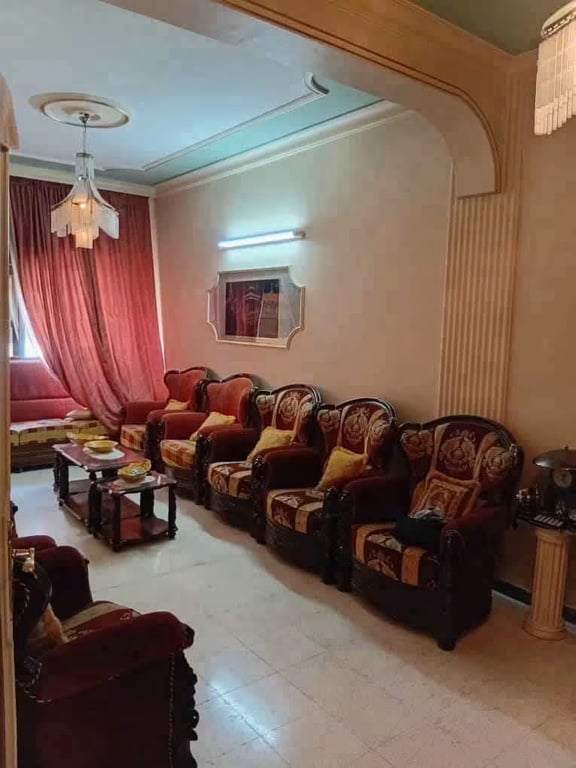 شقة للبيع طابق تاني