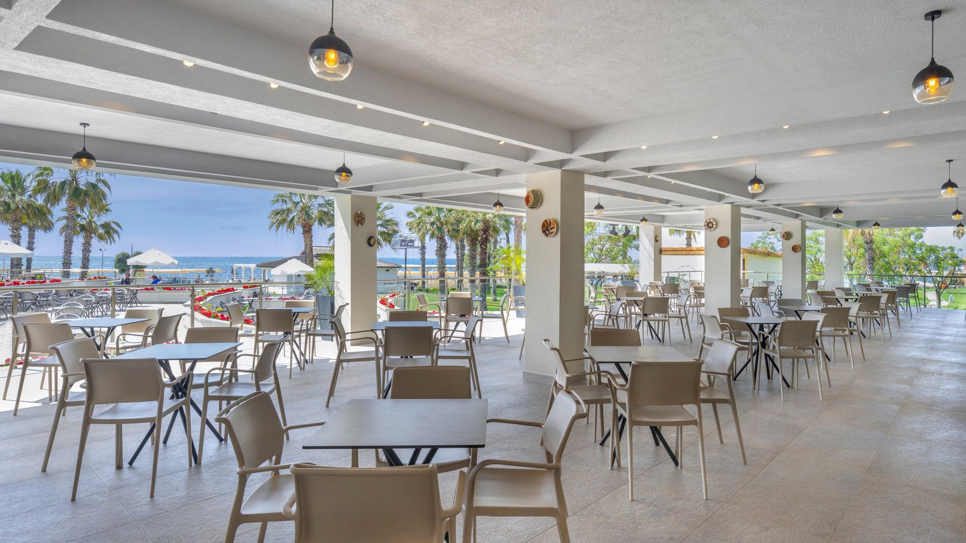 Poolbar – Foto 1