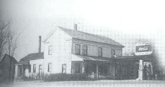 The dining room and bar at Nine Mile Restaurant near Fort Wayne, Indiana