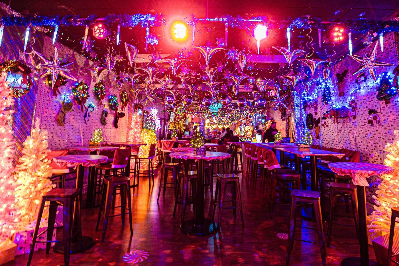 The Coterie: Kokomo's Coolest Hangout for Burgers and Cocktails