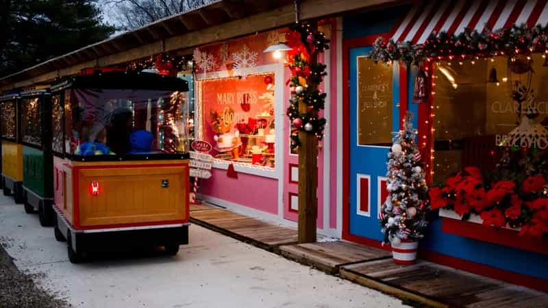🚂🎄How an IN Hardware Store Became a Holiday Must cover, Get Indiana