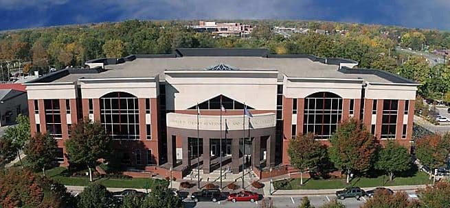 An image of the Hamilton County Courthouse