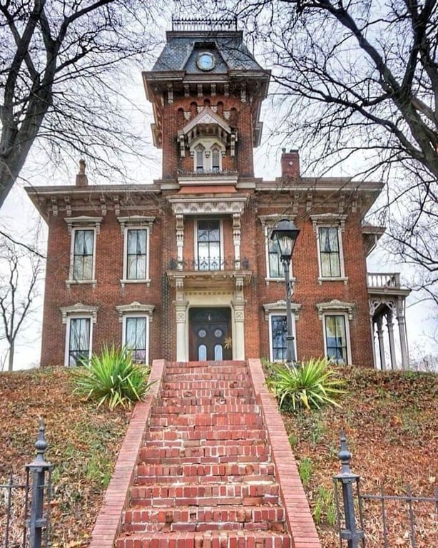 📸 historicalhomesofamerica | 📍 West Lafayette