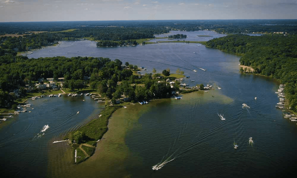 The Best Lake Towns in IN, from Get Indiana: Fall Vibes: Parks, Wineries and Life on the Lake 🏞🍇