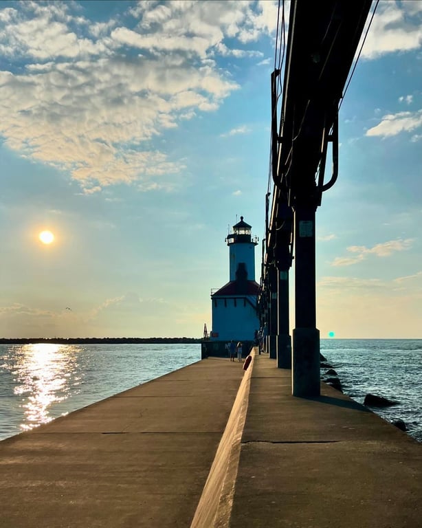 📸 klovr | 📍 Michigan City Light House