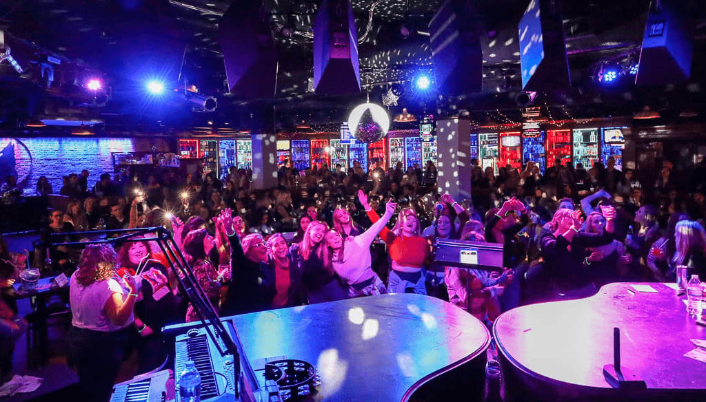 New Year’s Eve Celebrations Across Indiana, from Get Indiana: 🎊⛷️NYE Celebrations + Top IN Winter Activities