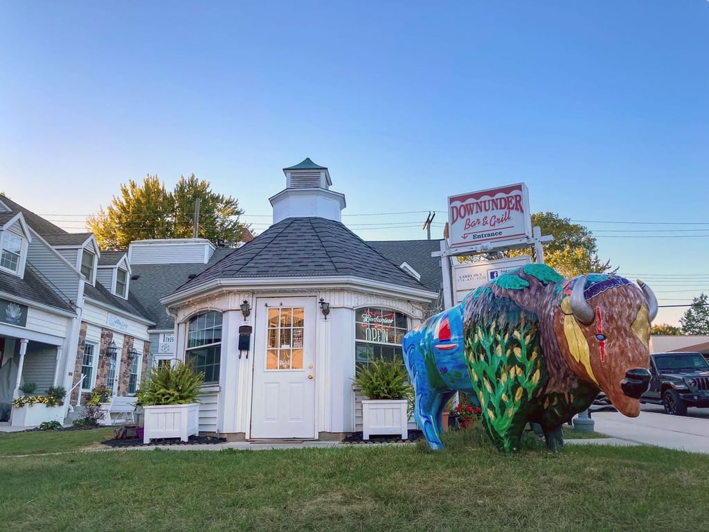 ‘Cuse Bites, from Get Indiana: This Lake Town has Some of Indiana's Best-Kept Secrets: Syracuse 🚤