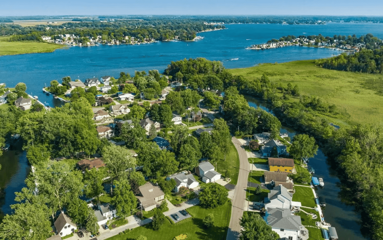 Lake Life, from Get Indiana: This Lake Town has Some of Indiana's Best-Kept Secrets: Syracuse 🚤