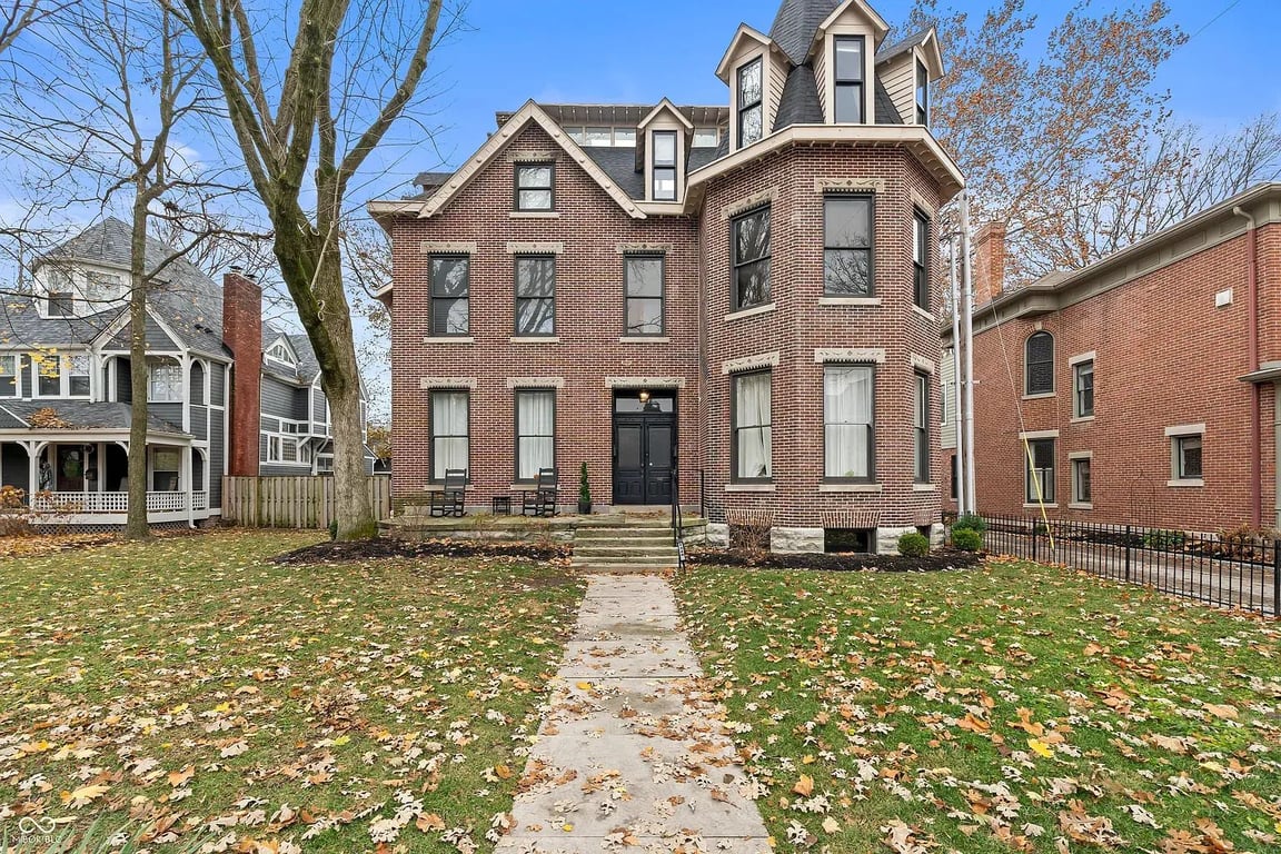Your Hoosier Home Awaits | North Webster | $1,750,000