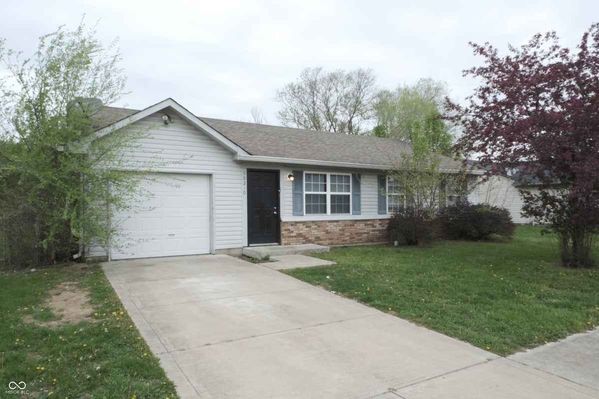 10210 Lone Wolf Drive in Indianapolis