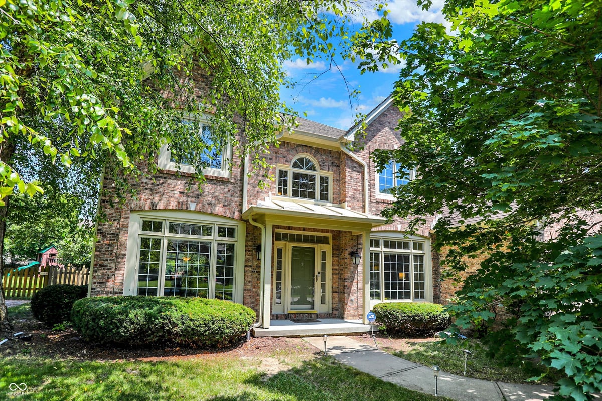 10243 Parkway Drive in Fishers