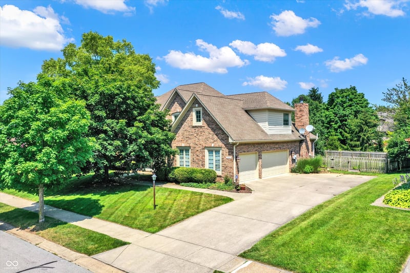 10243 Parkway Drive, Fishers, IN 46037 property photo 2