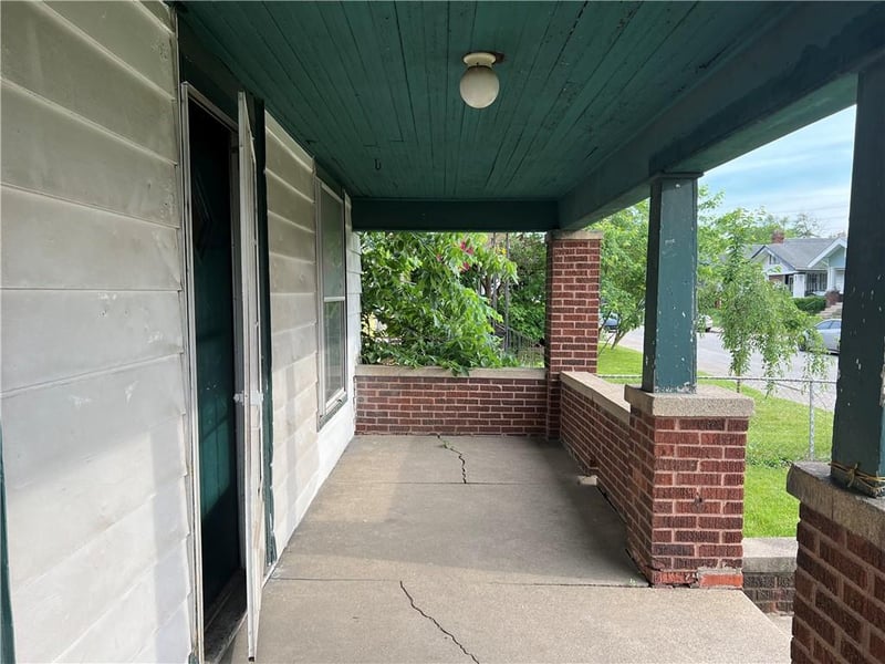 109 S Traub Avenue property photo 2