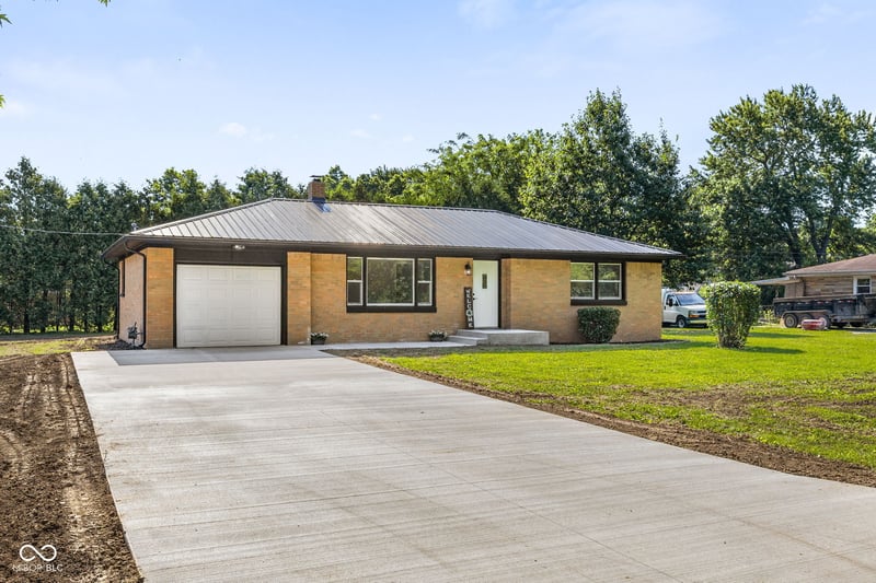 121 Buisdale Drive, Indianapolis, IN 46214 property photo 3