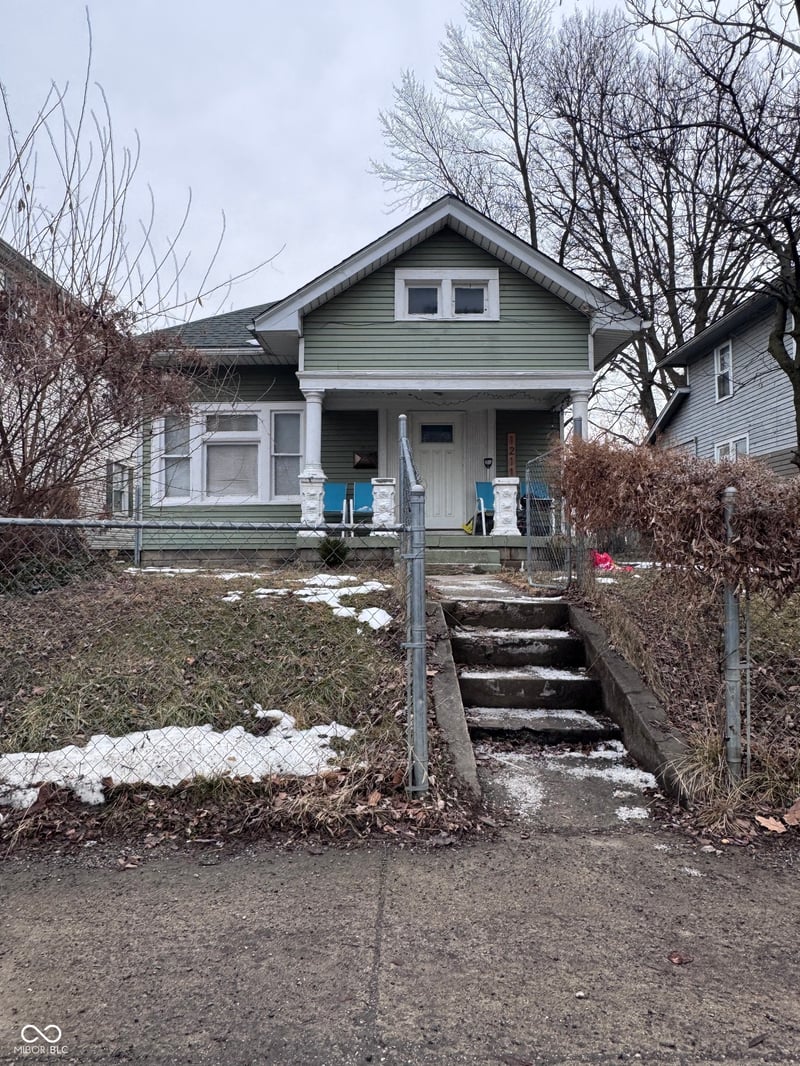 1211 N Gale Street property photo 2