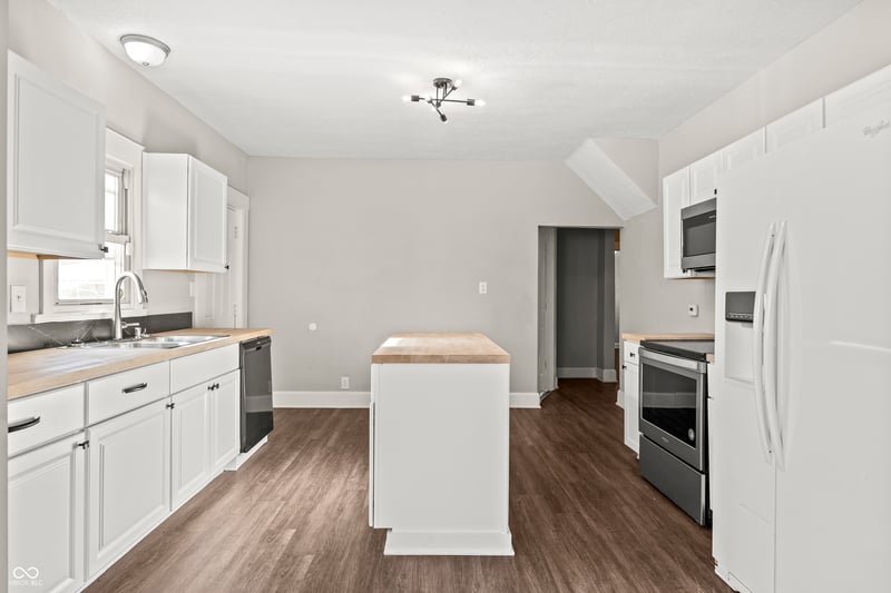 1218 N Grant Avenue property photo 3