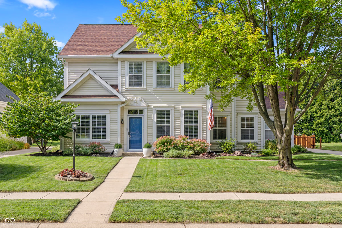 12774 Pavestone Court in Fishers