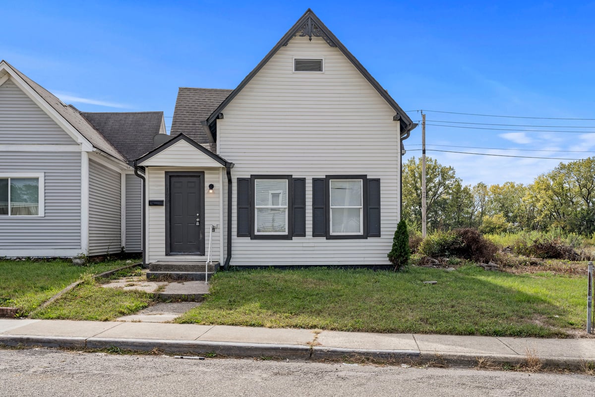 129 W Arizona Street in Indianapolis