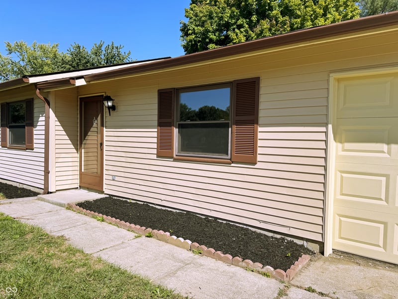 1353 New Field Lane, Indianapolis, IN 46231 property photo 3