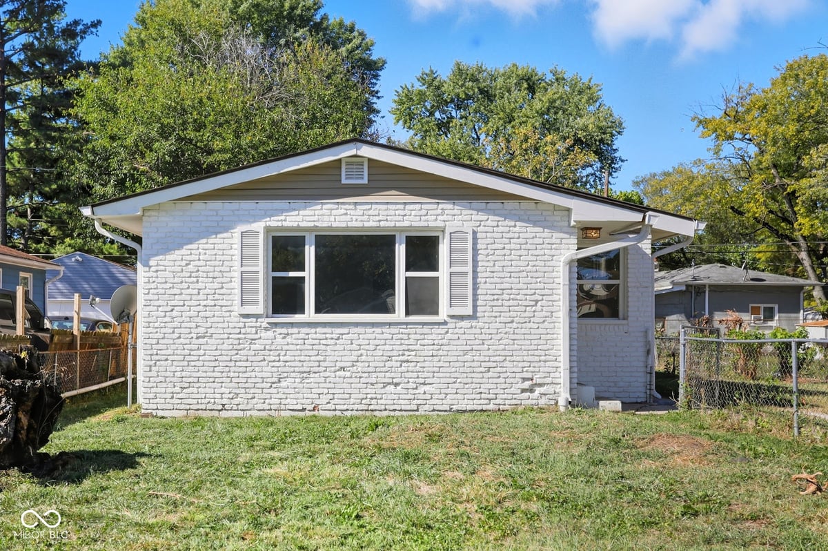 1414 Ingomar Street in Indianapolis