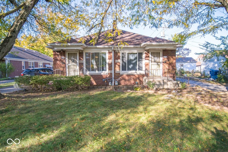 1542 N Hawthorne Lane, Indianapolis, IN 46219 property photo 1