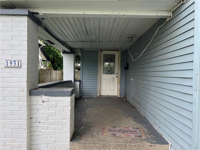 1931 W New York Street property photo 3